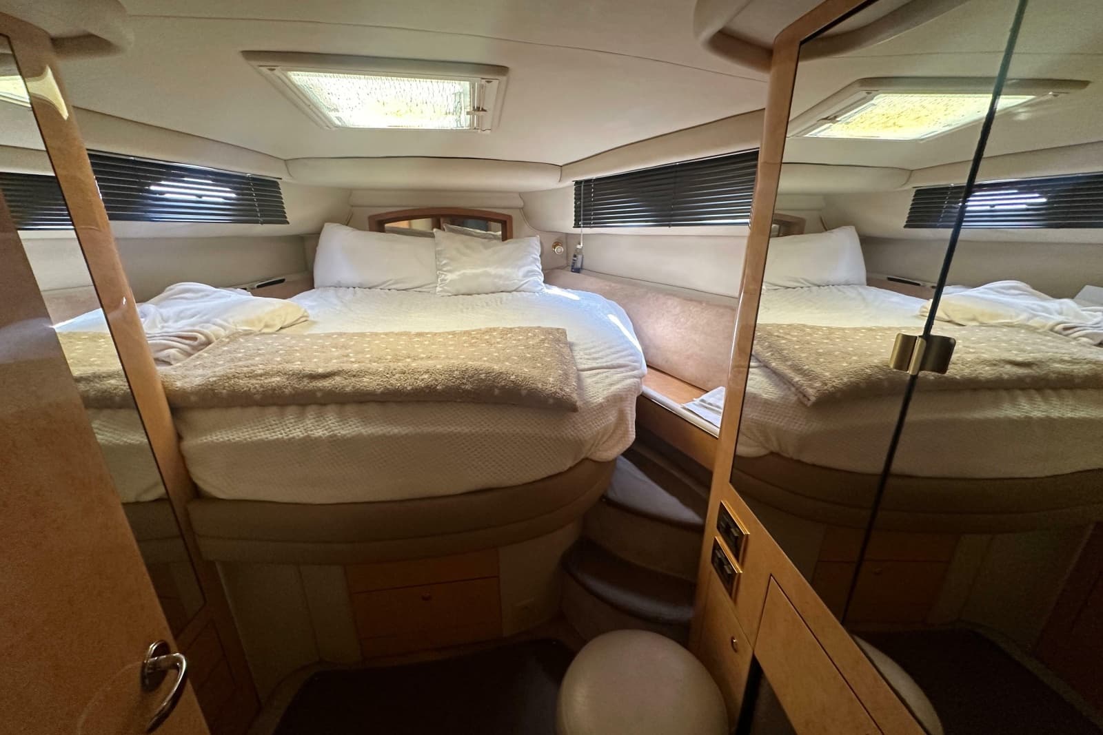 1998 Sea Ray 450 Sundancer - Photo 10