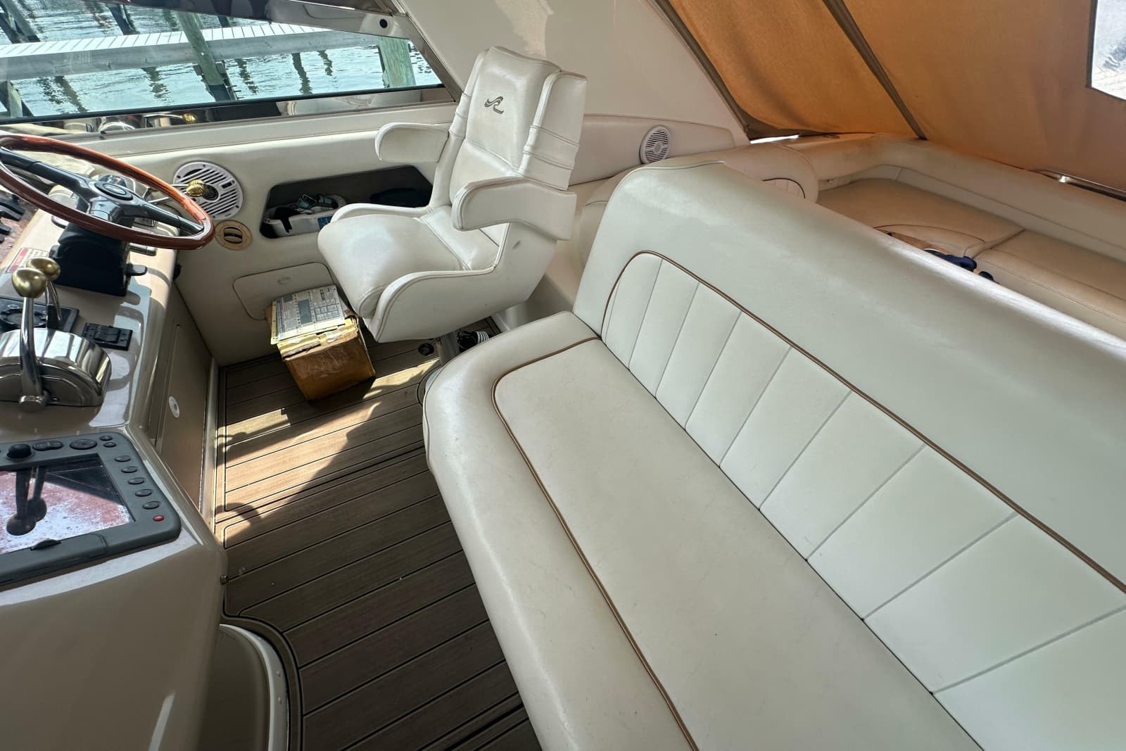 1998 Sea Ray 450 Sundancer - Photo 27