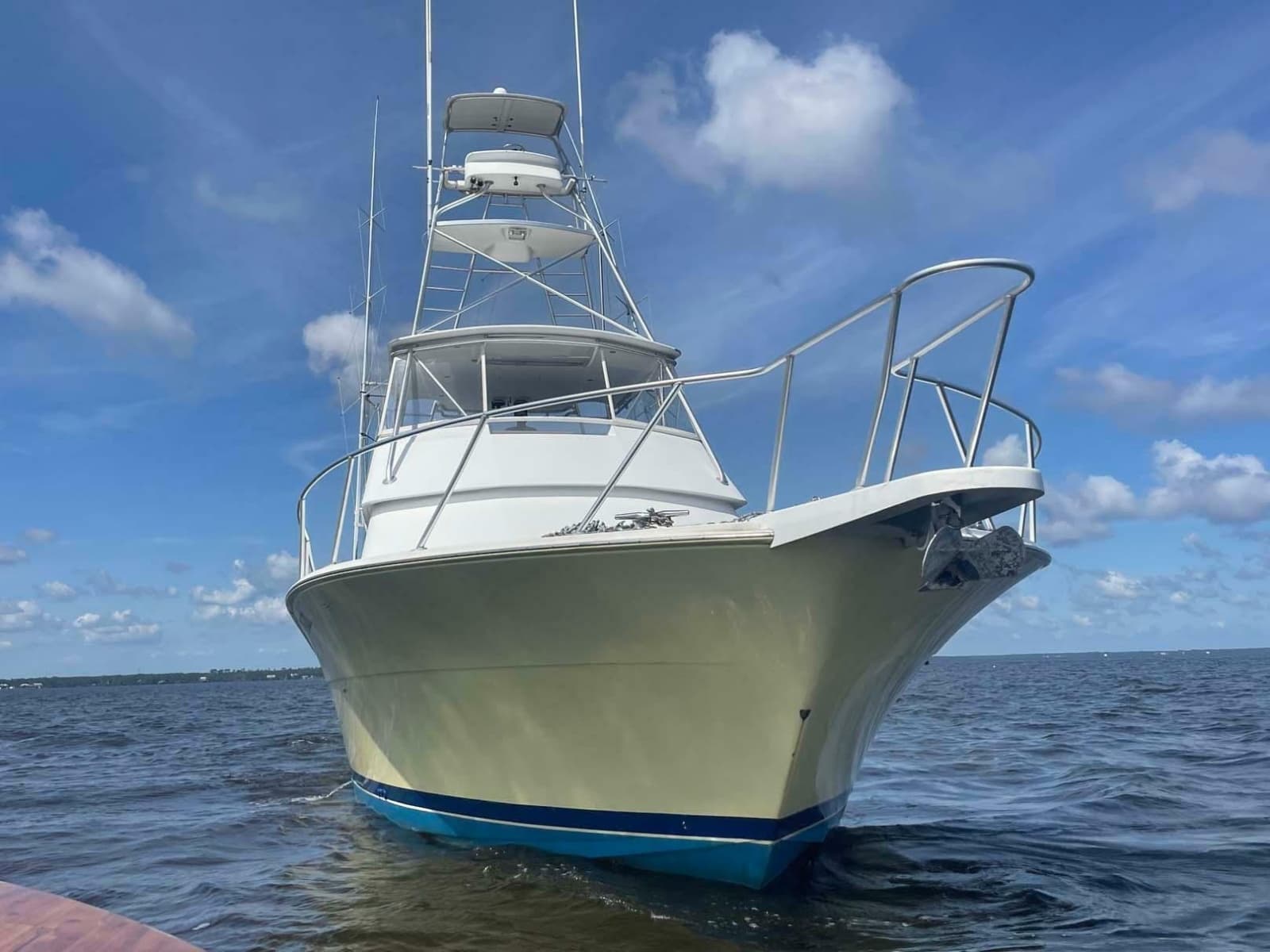 1998 Viking 50 Convertible - Photo 2