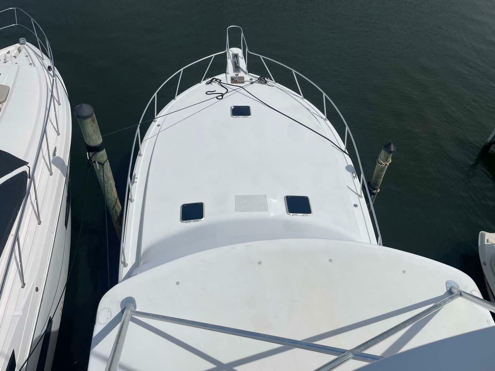 1998 Viking 50 Convertible - Photo 20