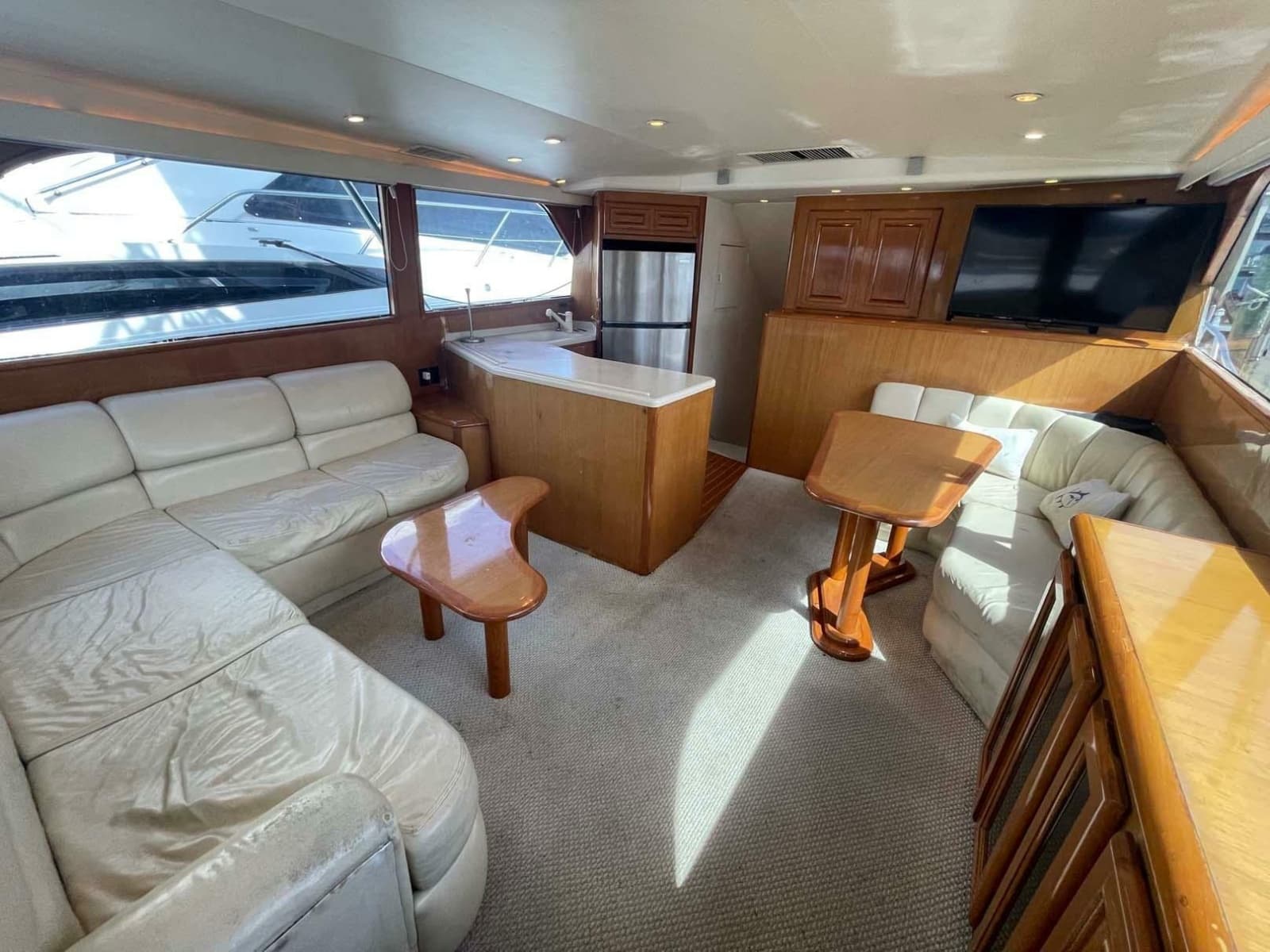 1998 Viking 50 Convertible - Photo 5