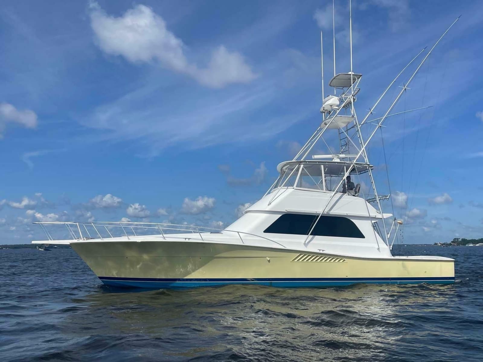 1998 Viking 50 Convertible - Photo 3