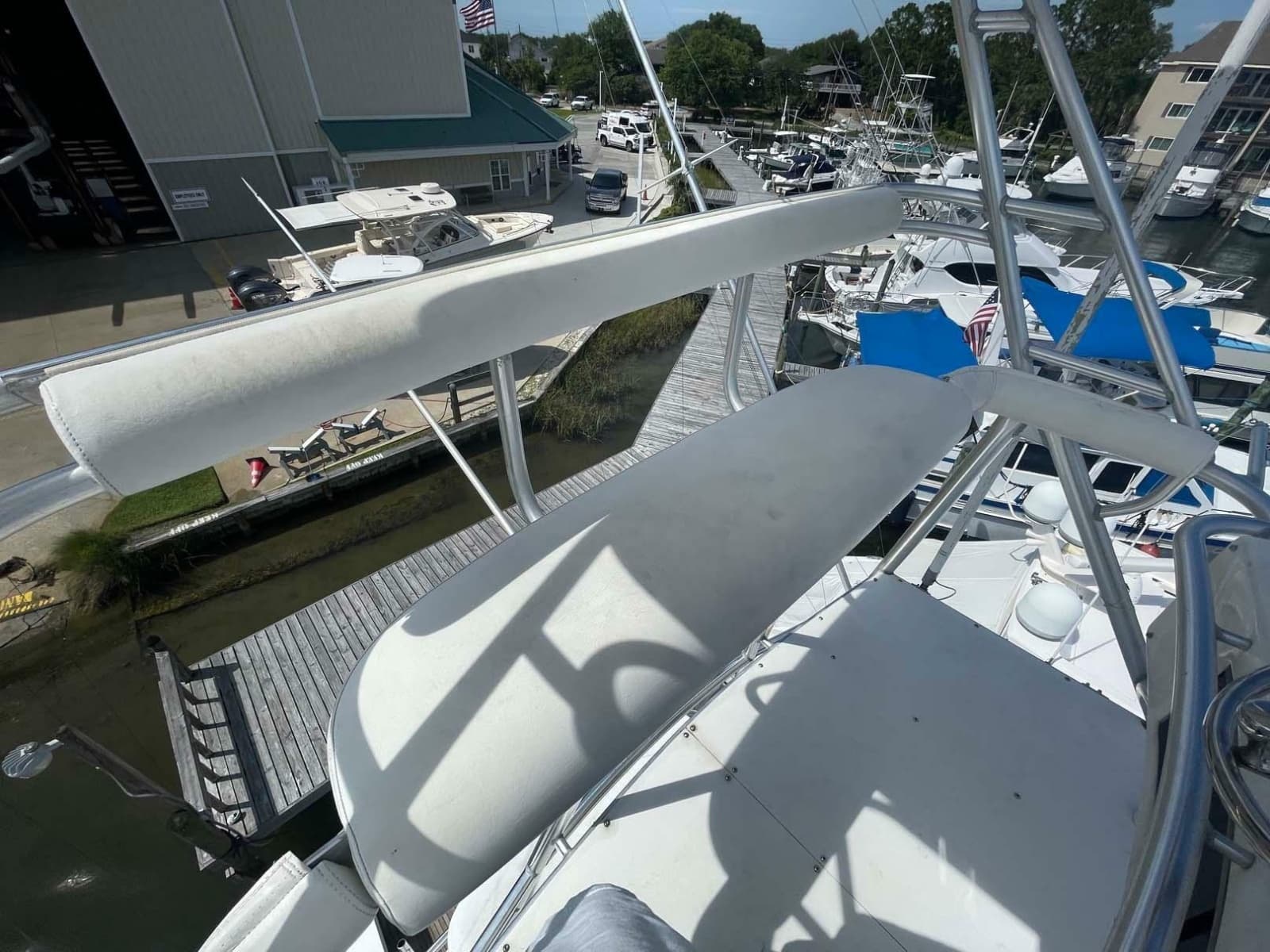 1998 Viking 50 Convertible - Photo 25