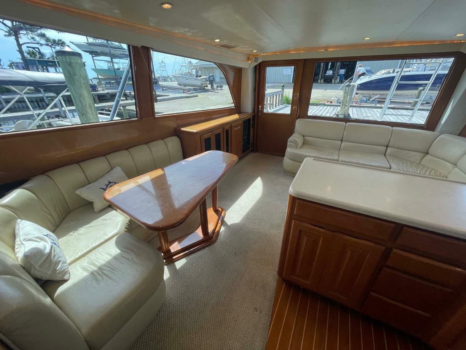 1998 Viking 50 Convertible - Photo 4
