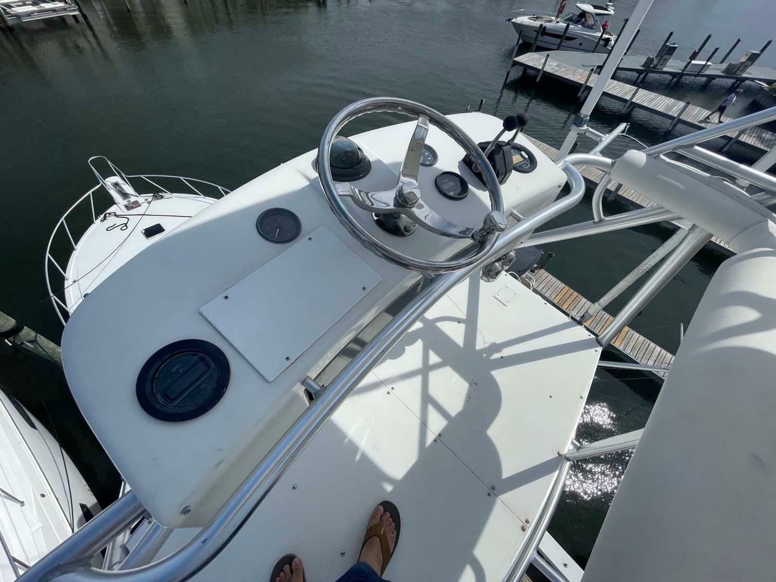 1998 Viking 50 Convertible - Photo 24