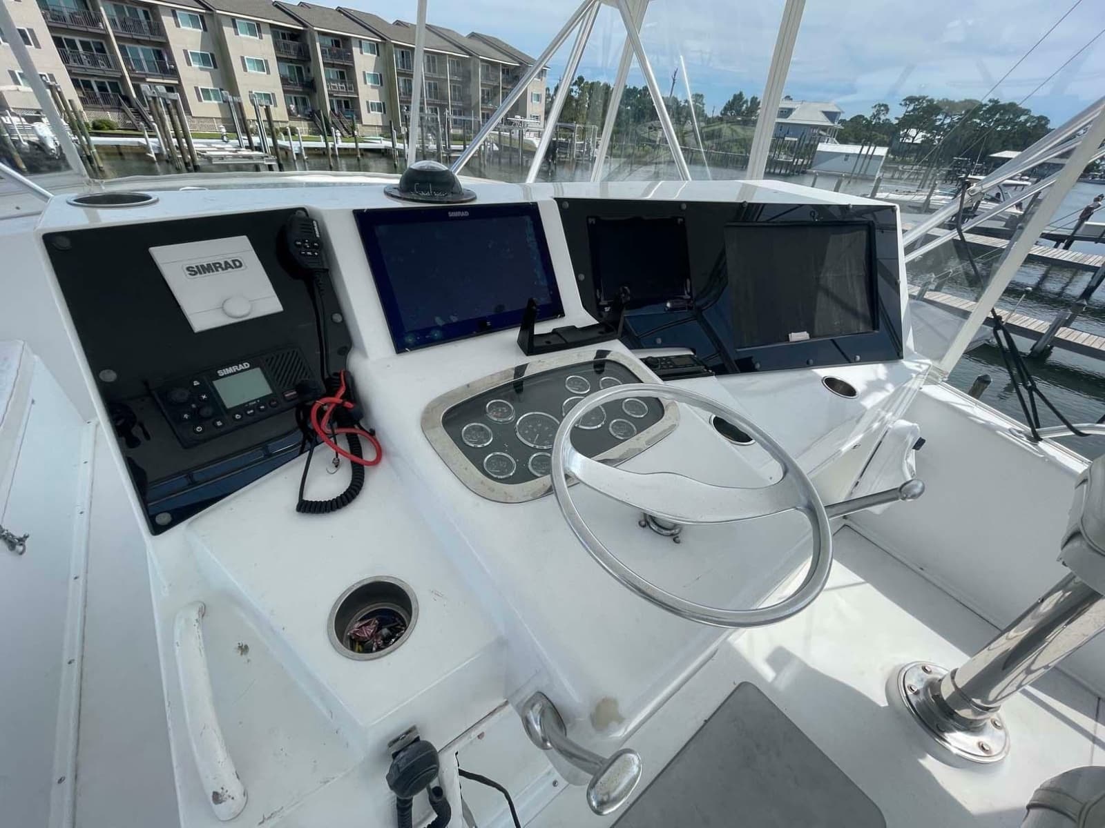 1998 Viking 50 Convertible - Photo 21