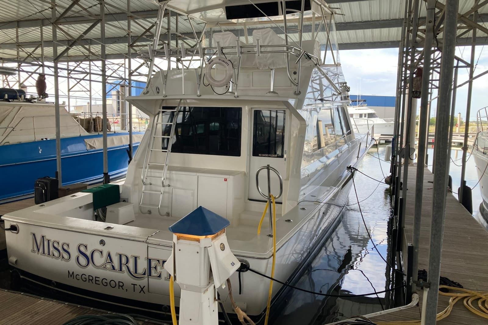 1998 Viking 50 Convertible - Photo 2