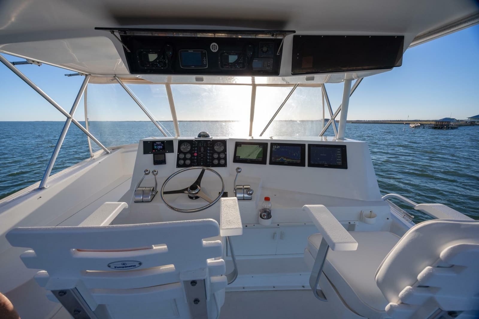 1998 Viking 50 Convertible - Photo 30