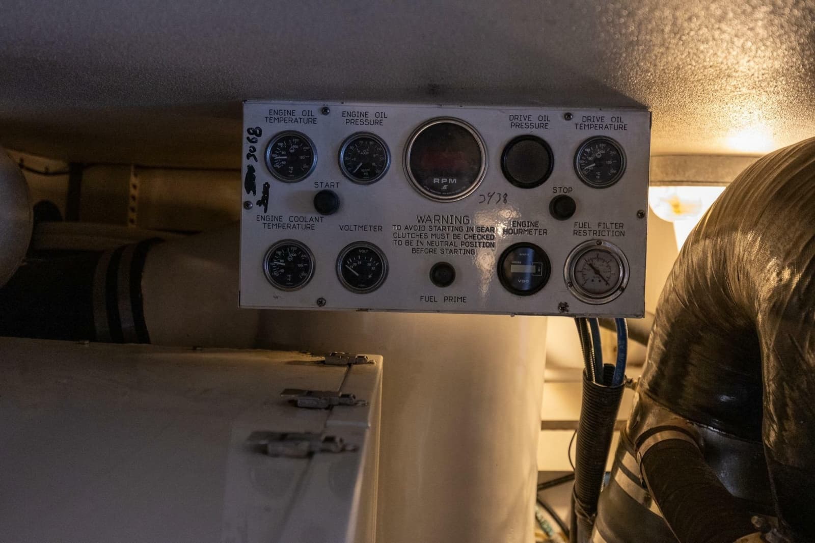 1998 Viking 50 Convertible - Photo 53