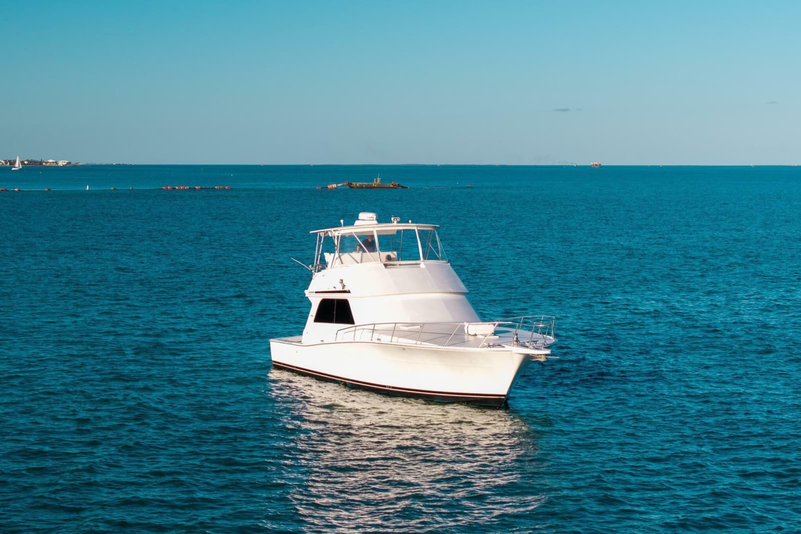 1998 Viking 50 Convertible - Photo 22