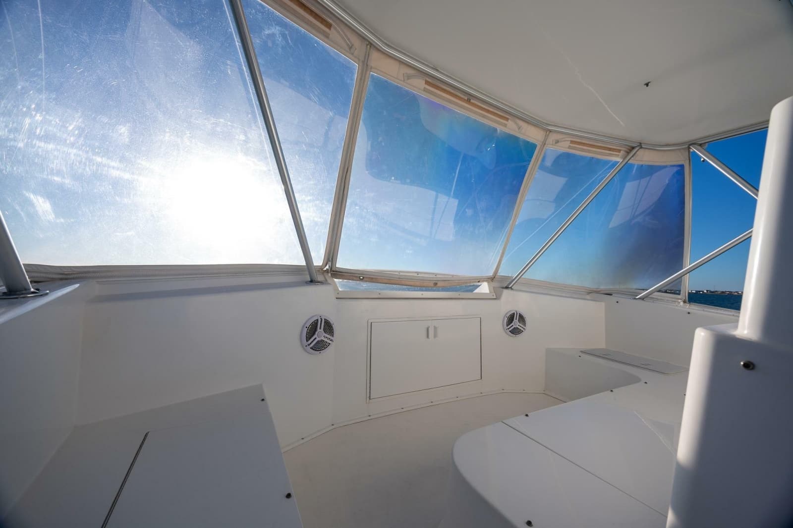 1998 Viking 50 Convertible - Photo 26