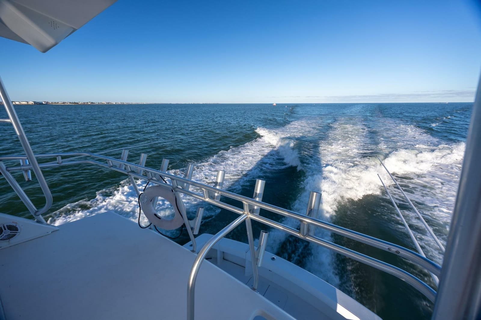 1998 Viking 50 Convertible - Photo 38