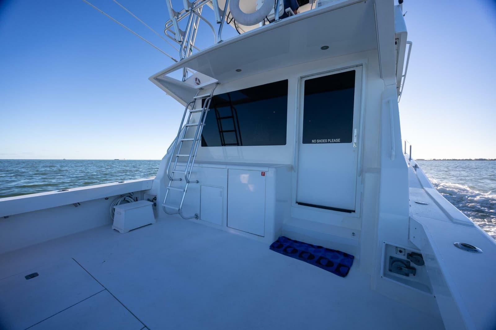 1998 Viking 50 Convertible - Photo 42