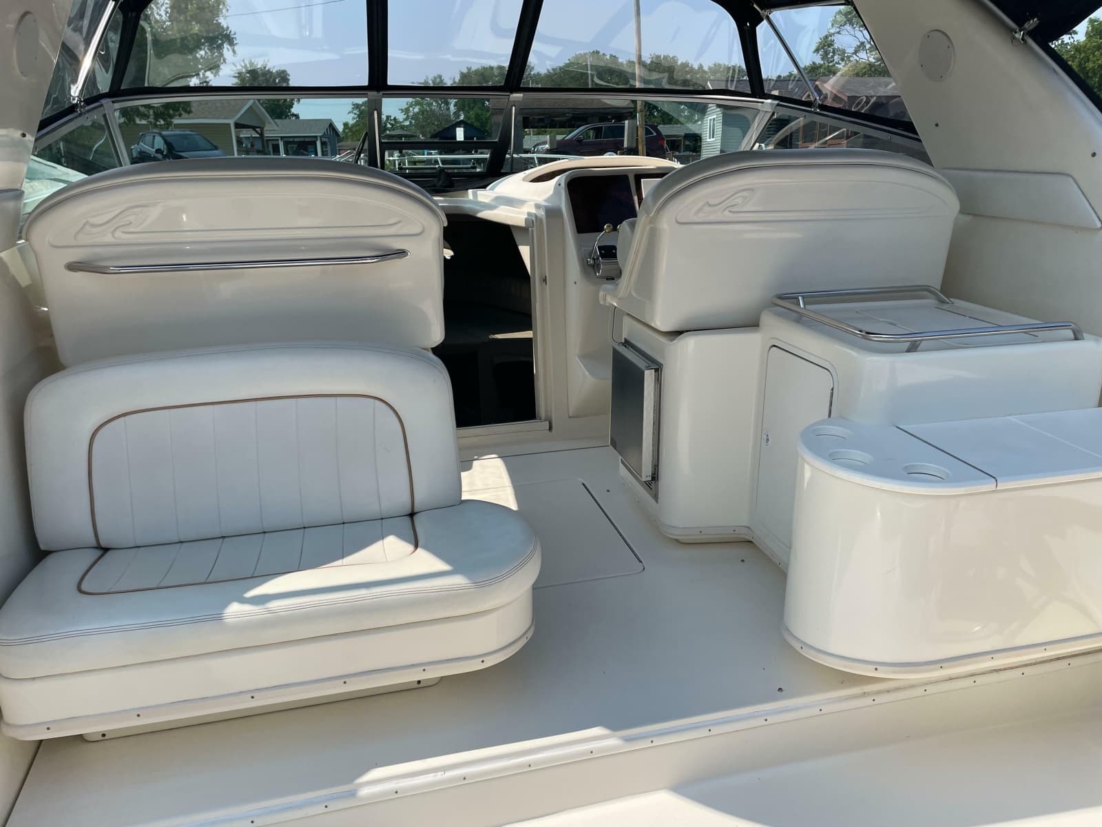 1997 Sea Ray 330 Express - Photo 8