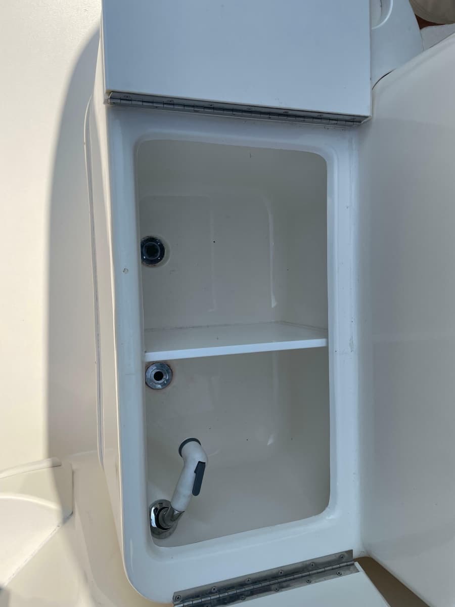1997 Sea Ray 330 Express - Photo 15