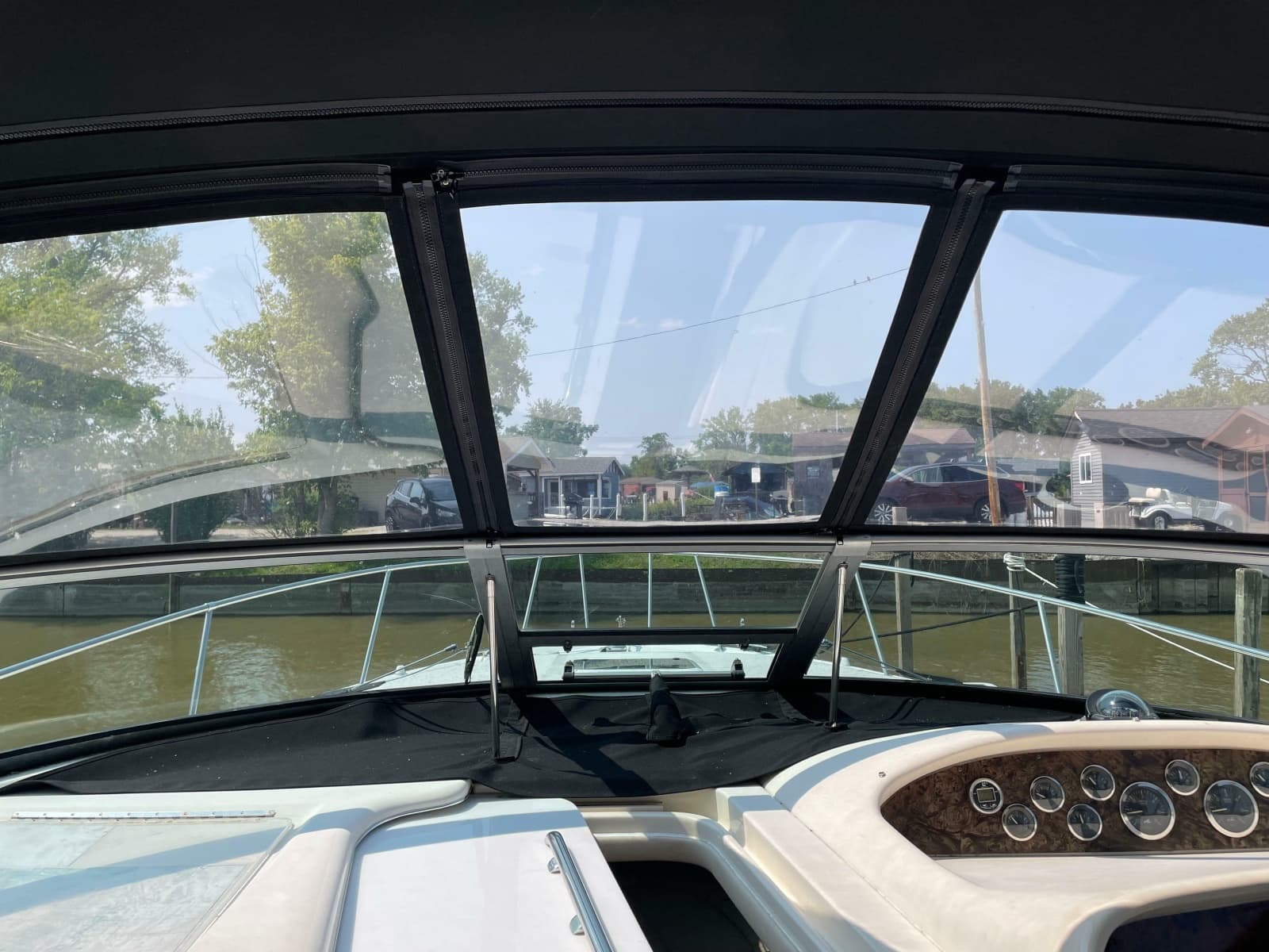 1997 Sea Ray 330 Express - Photo 17
