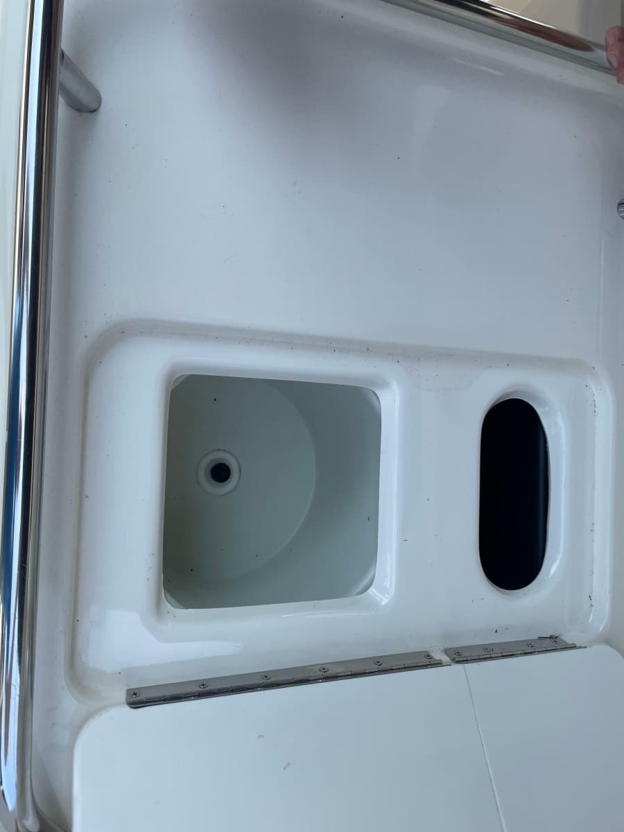 1997 Sea Ray 330 Express - Photo 14