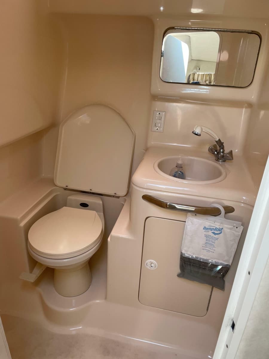 1997 Sea Ray 330 Express - Photo 33