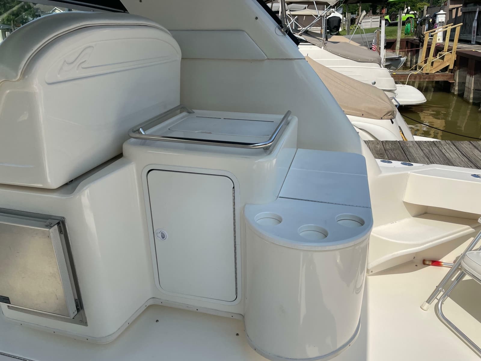 1997 Sea Ray 330 Express - Photo 12