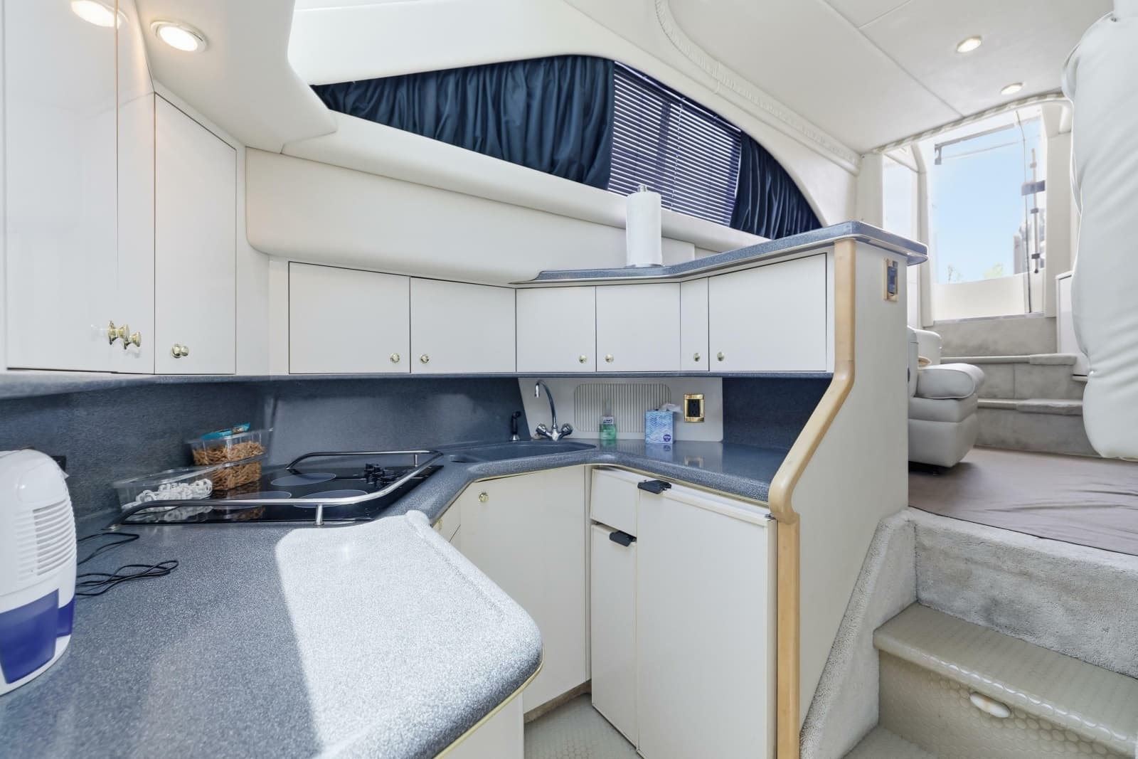 1997 Sea Ray 370 Aft Cabin - Photo 32