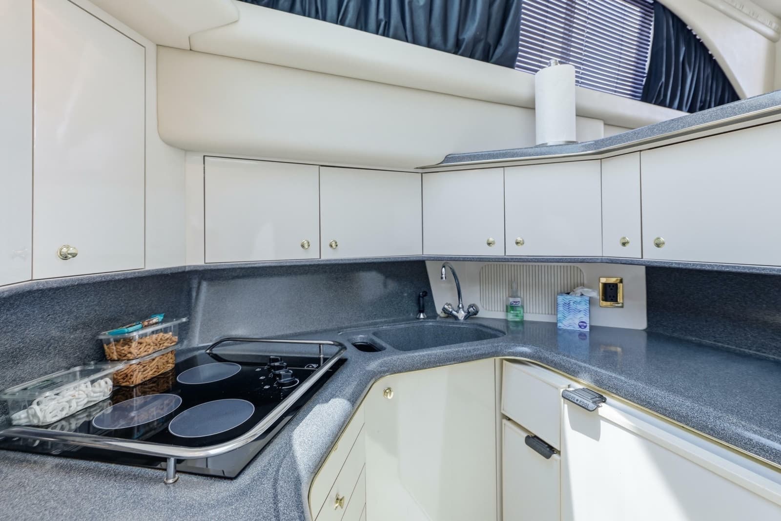 1997 Sea Ray 370 Aft Cabin - Photo 38