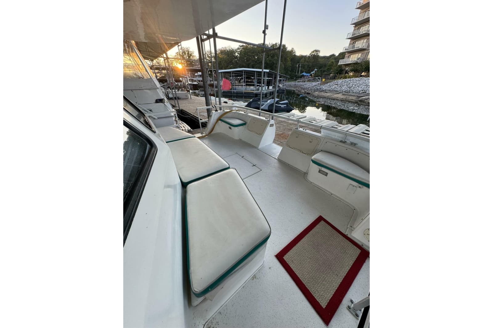 1996 Gibson 50 Cabin Yacht - Photo 16