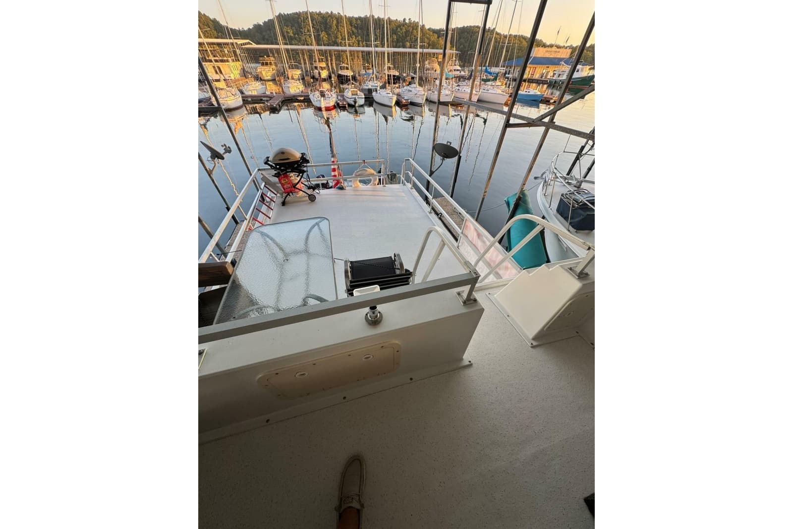 1996 Gibson 50 Cabin Yacht - Photo 11