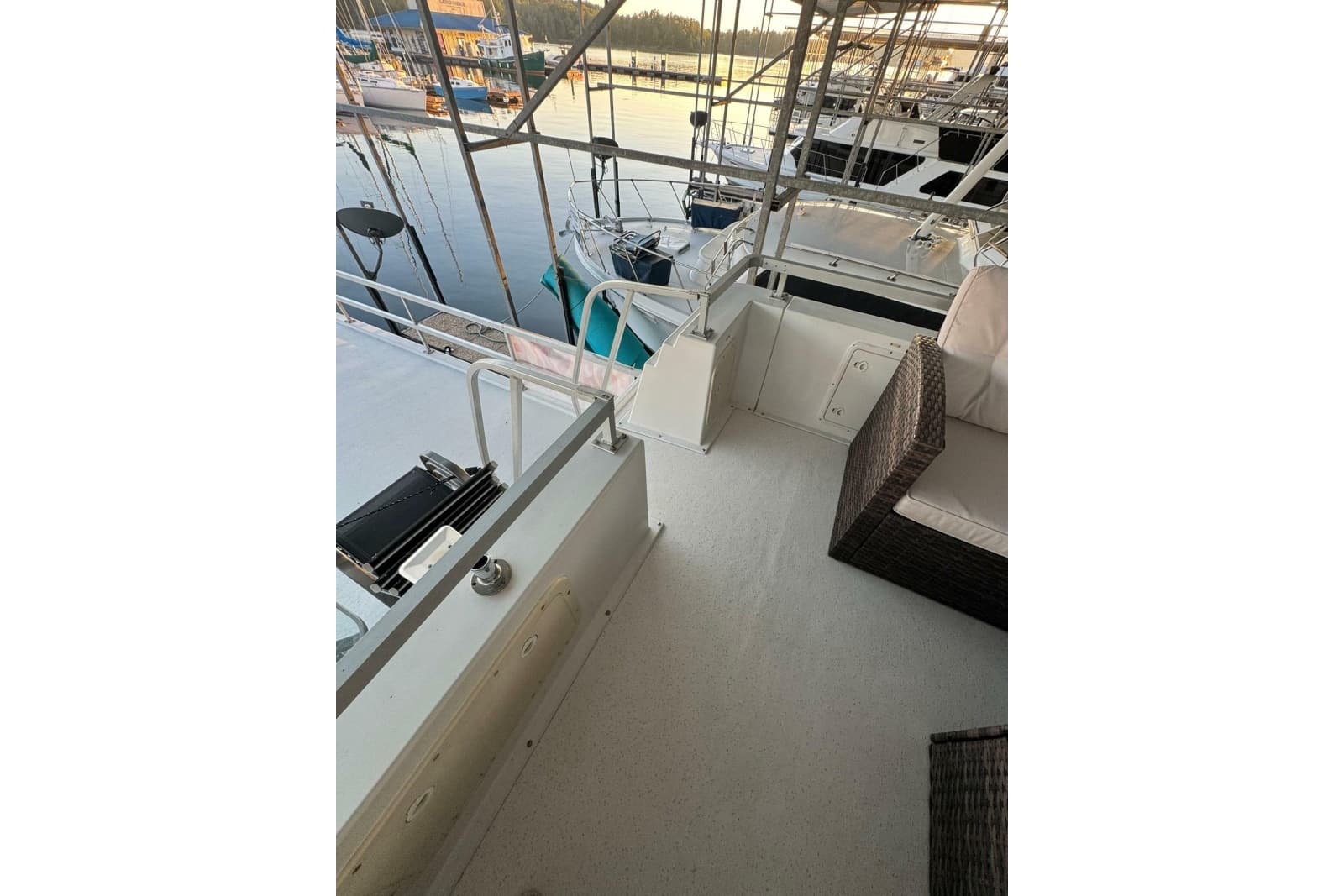 1996 Gibson 50 Cabin Yacht - Photo 10