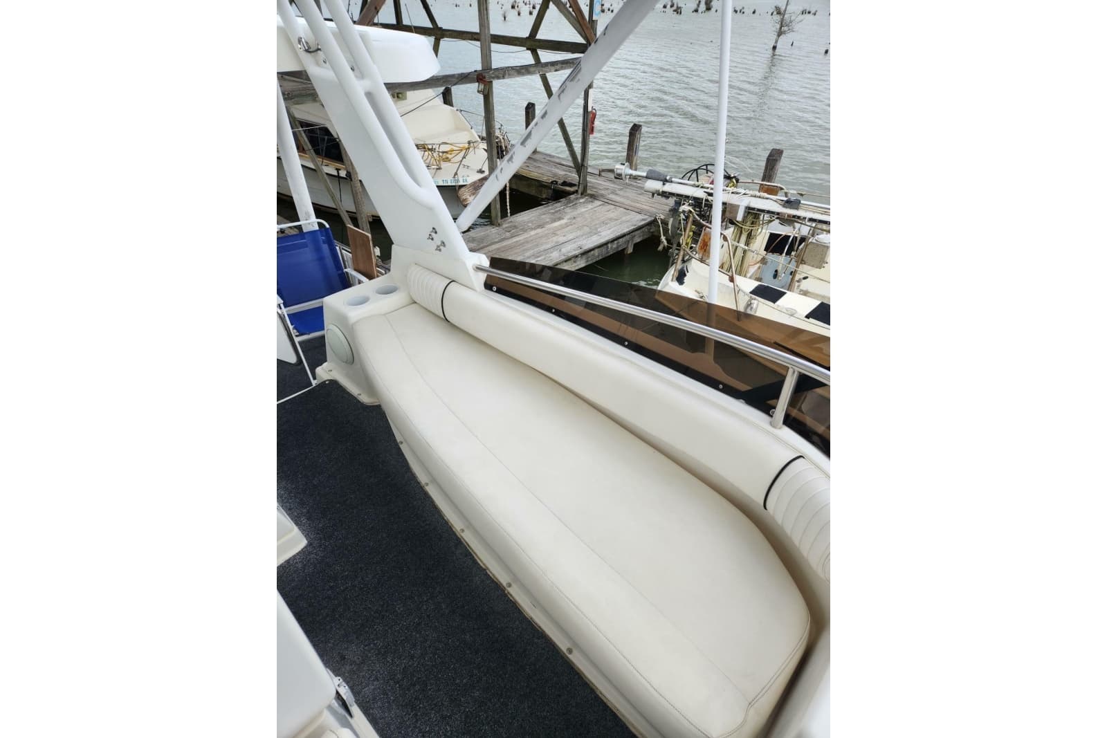 1996 Silverton 34 Motor Yacht - Photo 34