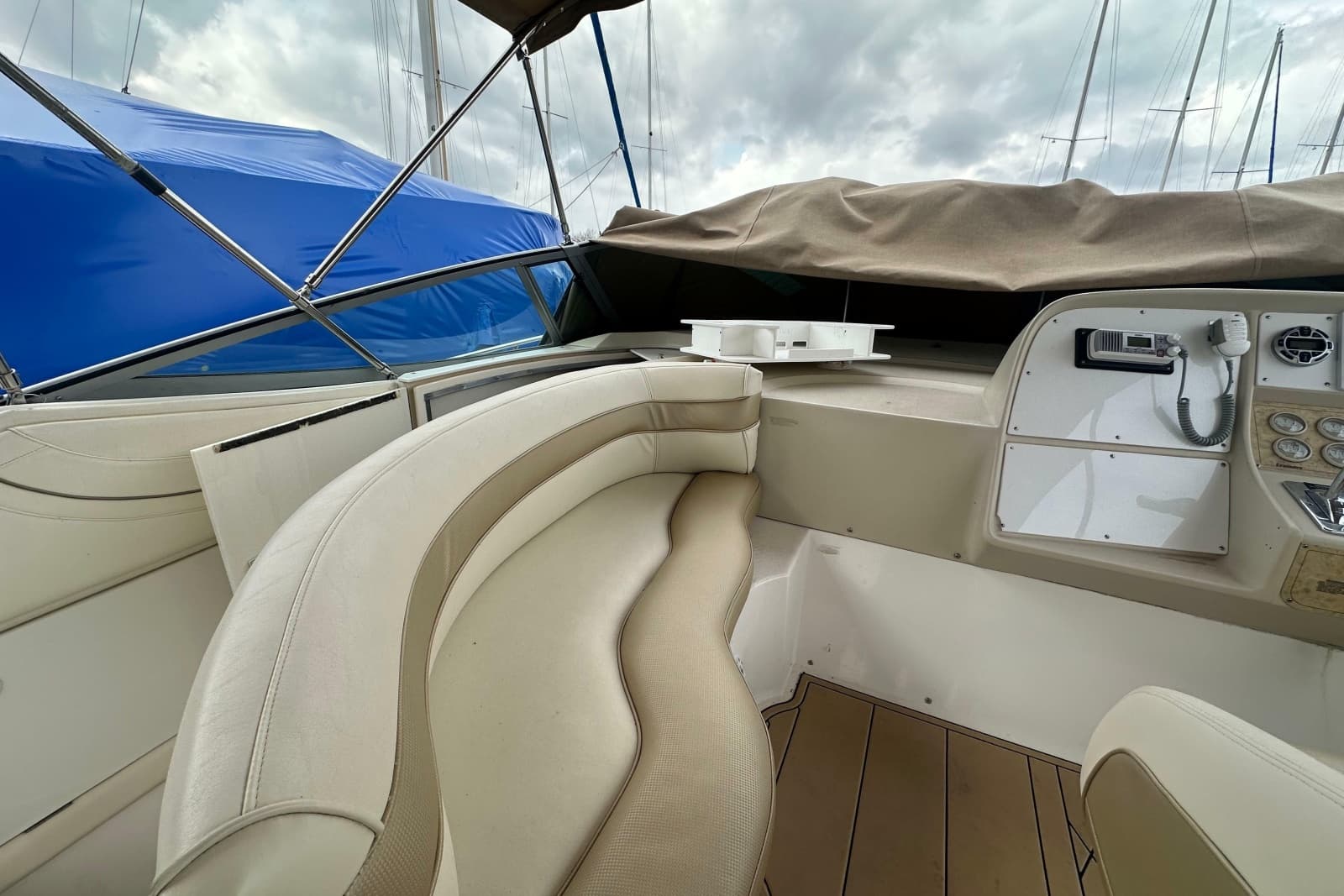 1995 Cruisers Yachts 3575 Esprit - Photo 12