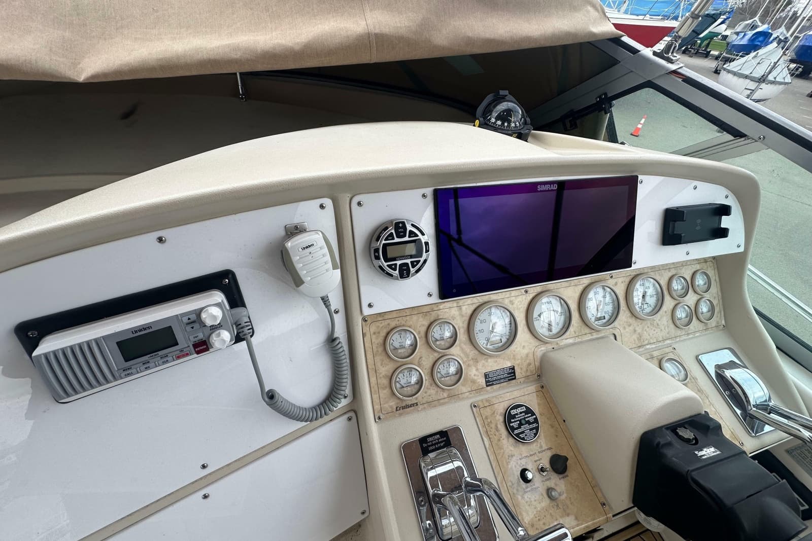 1995 Cruisers Yachts 3575 Esprit - Photo 11