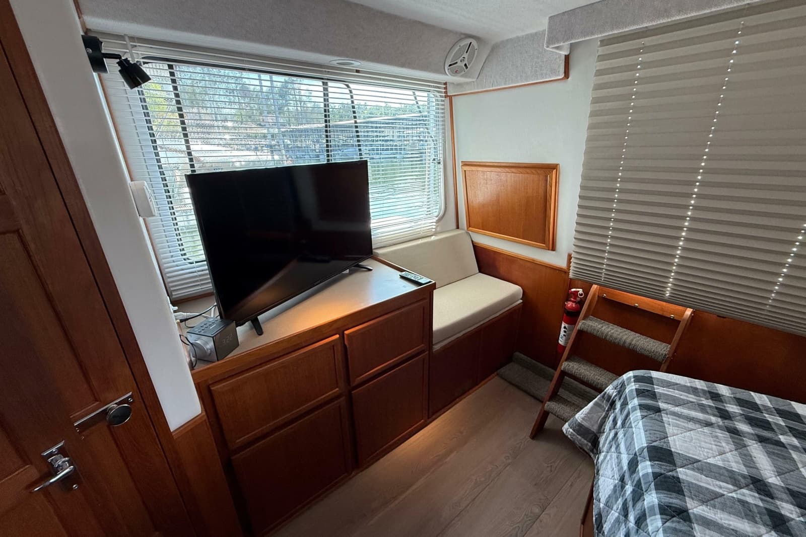 1995 Harbor Master 52 Wide Body - Photo 19
