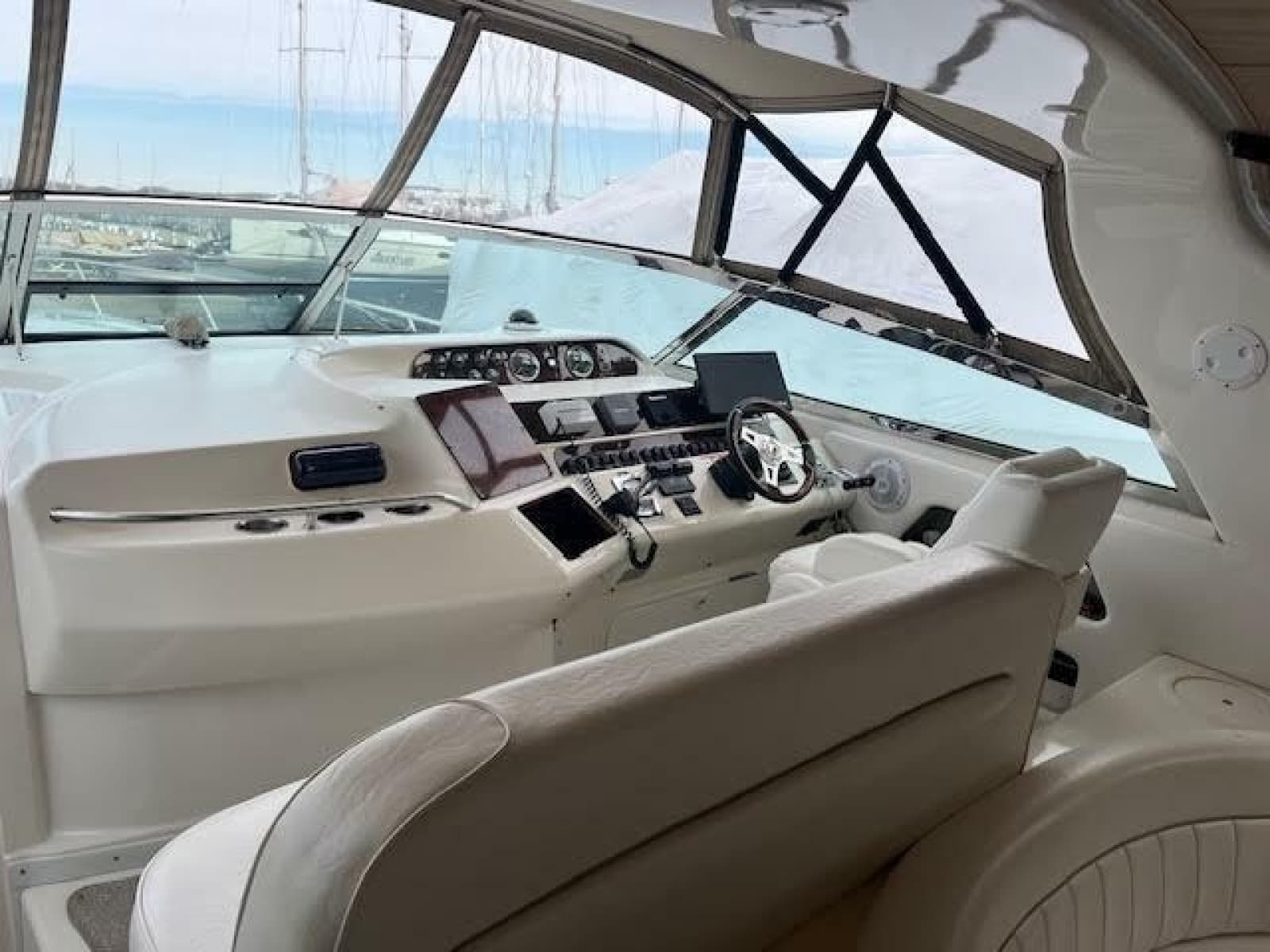 1995 Sea Ray 450 Sundancer - Photo 10