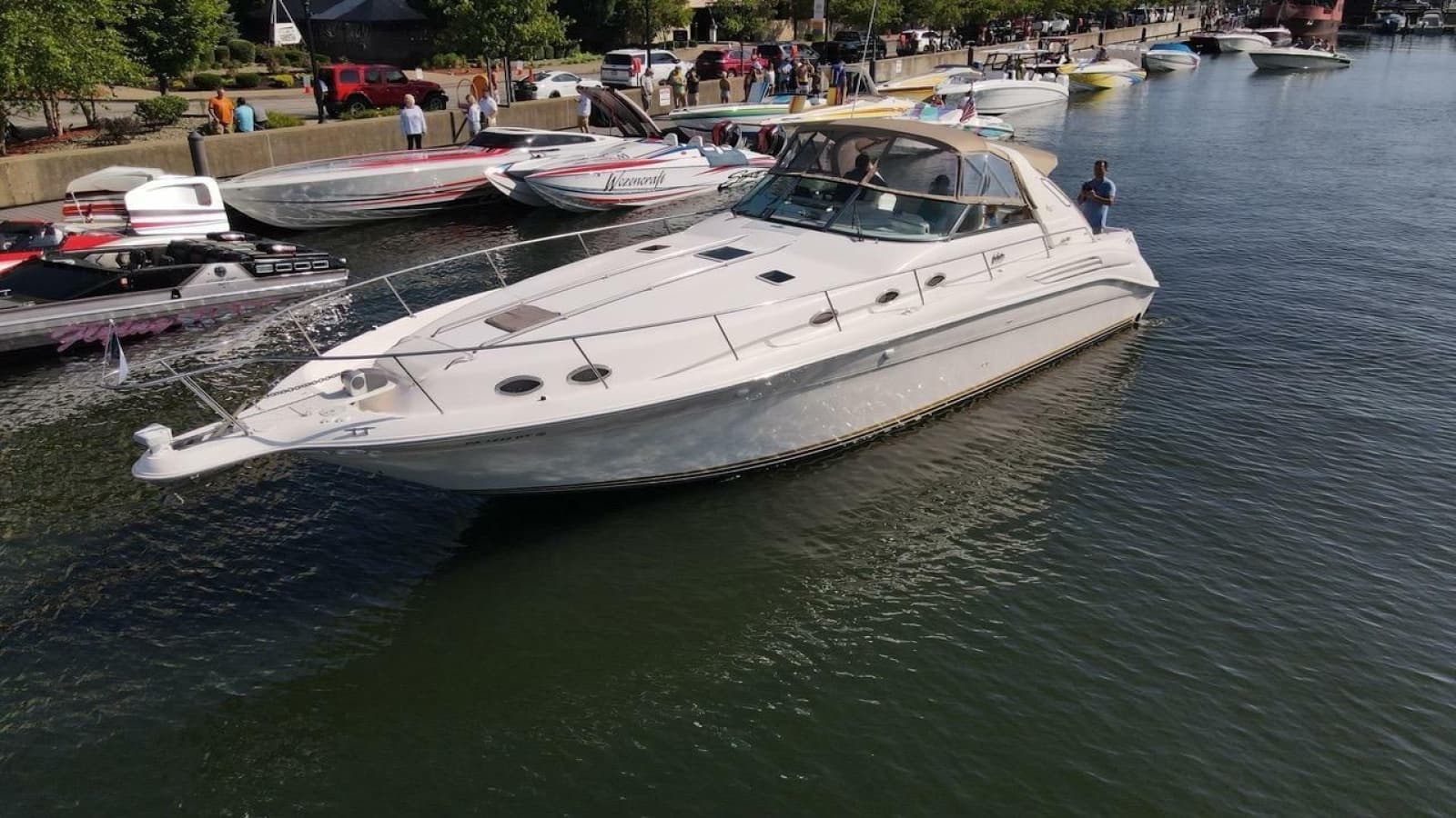 1995 Sea Ray 450 Sundancer - Photo 2