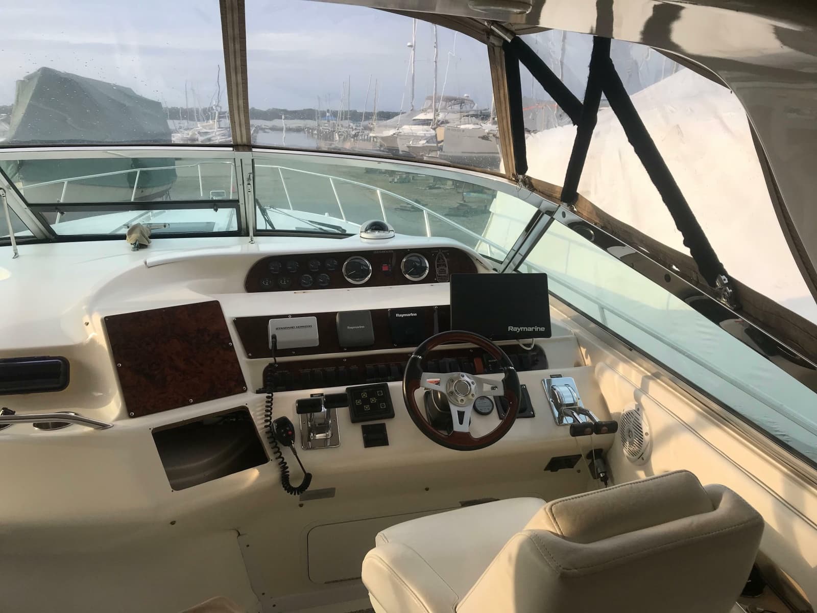 1995 Sea Ray 450 Sundancer - Photo 24