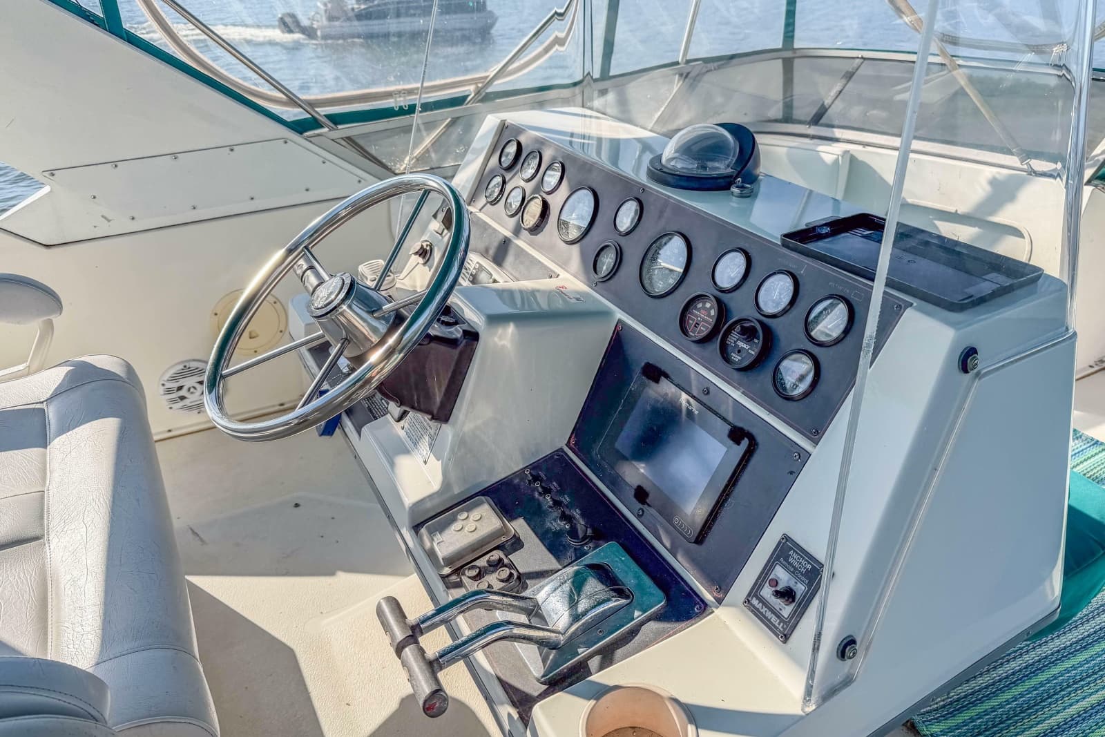 1994 Carver 380 Santego - Photo 21