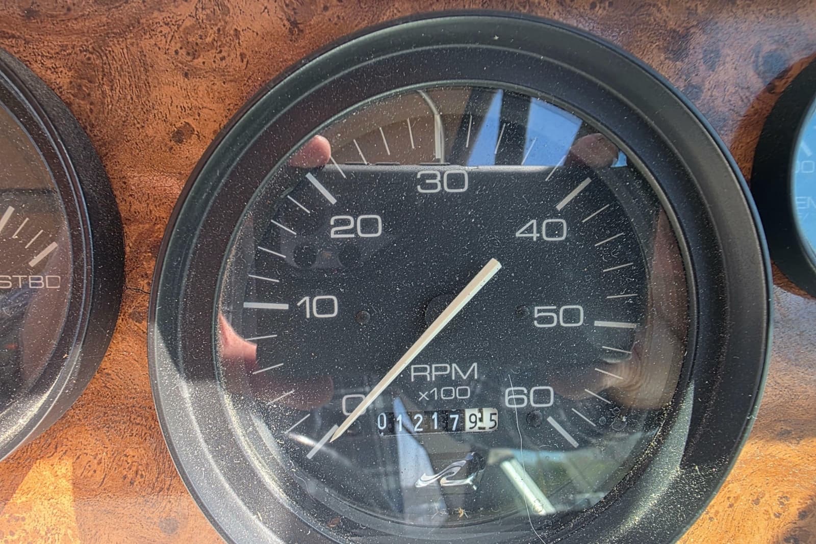 1994 Sea Ray 370 Express Cruiser - Photo 12