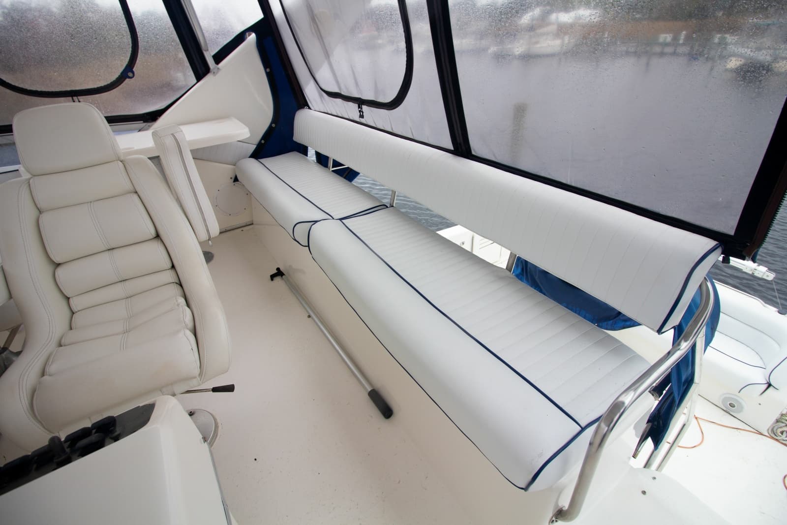 1993 Sea Ray 440 Express Bridge - Photo 26