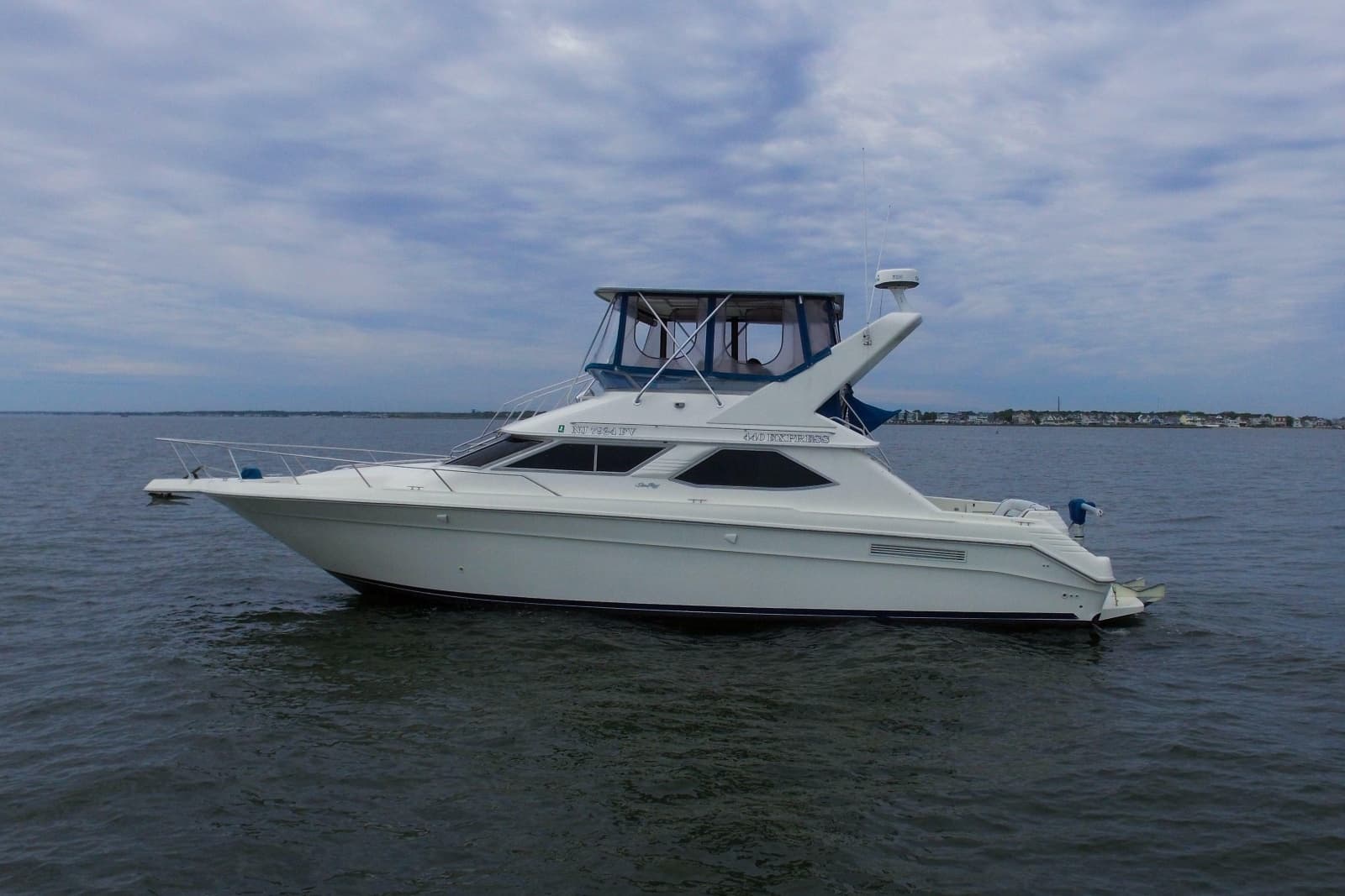 1993 Sea Ray 440 Express Bridge - Photo 2