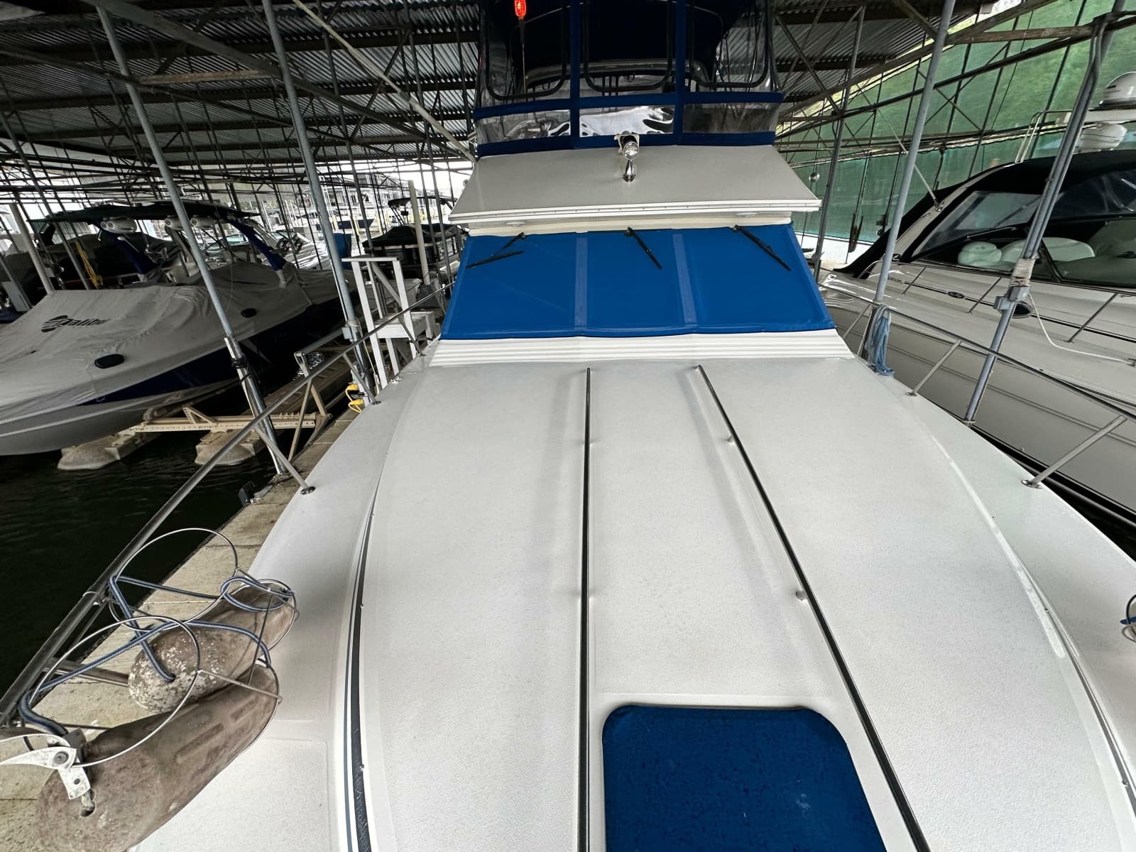 1991 Sea Ray 380 Aft Cabin - Photo 20