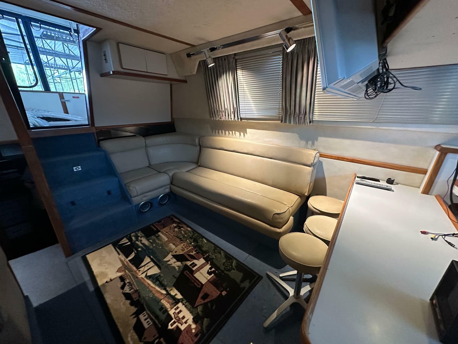 1991 Sea Ray 380 Aft Cabin - Photo 10