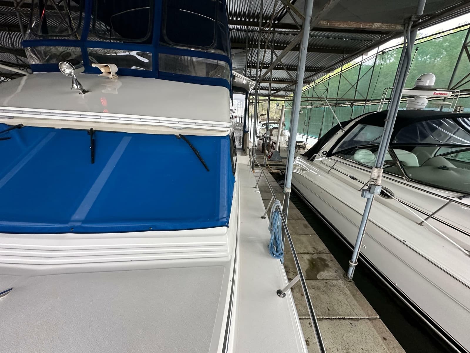 1991 Sea Ray 380 Aft Cabin - Photo 21