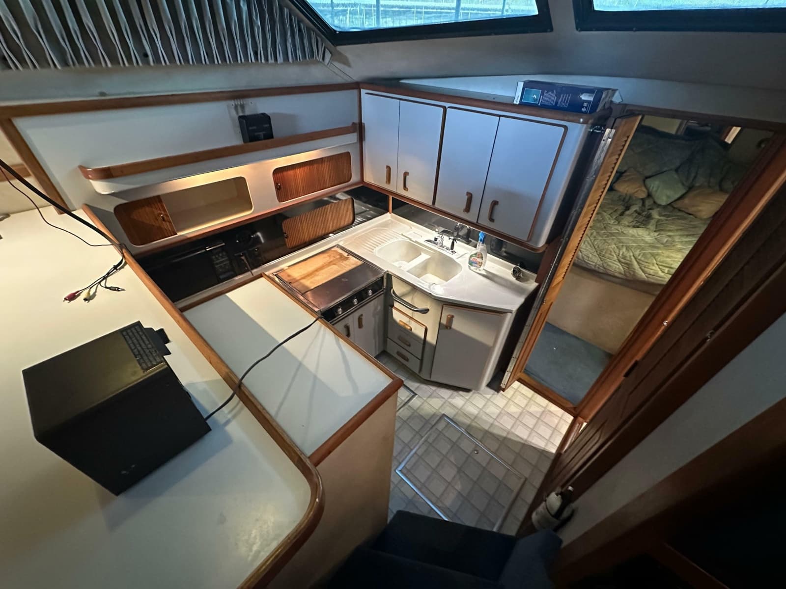 1991 Sea Ray 380 Aft Cabin - Photo 12