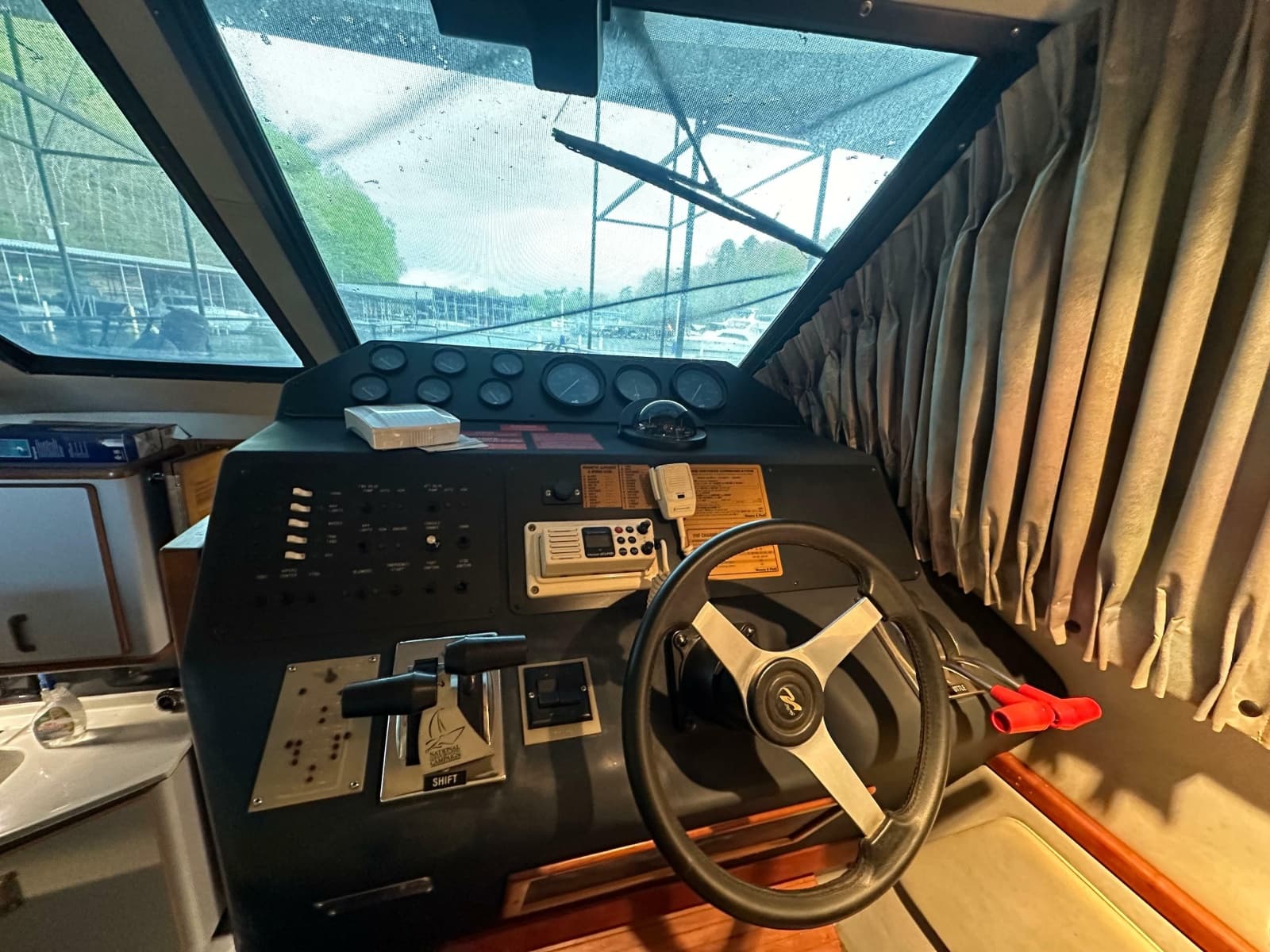 1991 Sea Ray 380 Aft Cabin - Photo 13