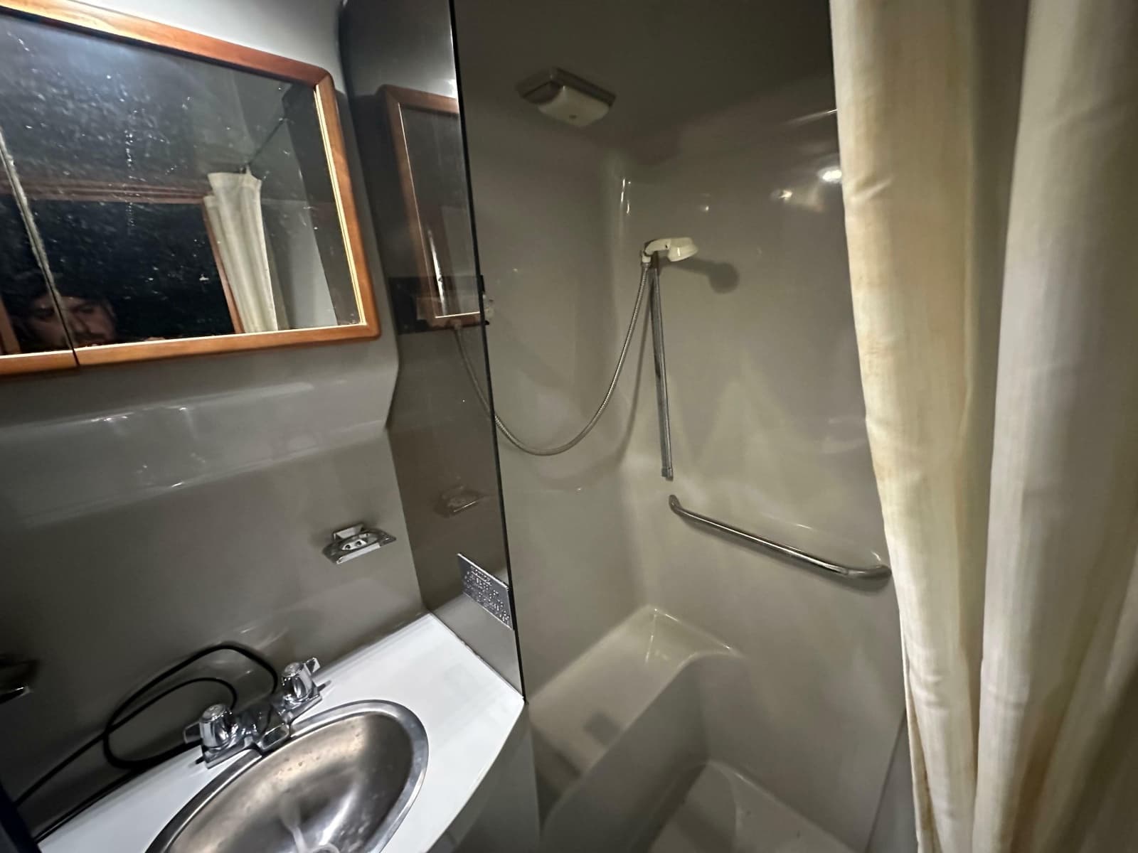 1991 Sea Ray 380 Aft Cabin - Photo 15