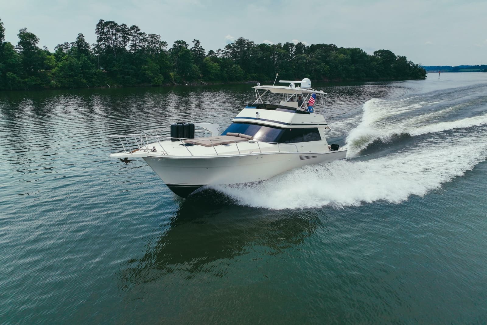 1990 Viking 53 Convertible - Photo 5