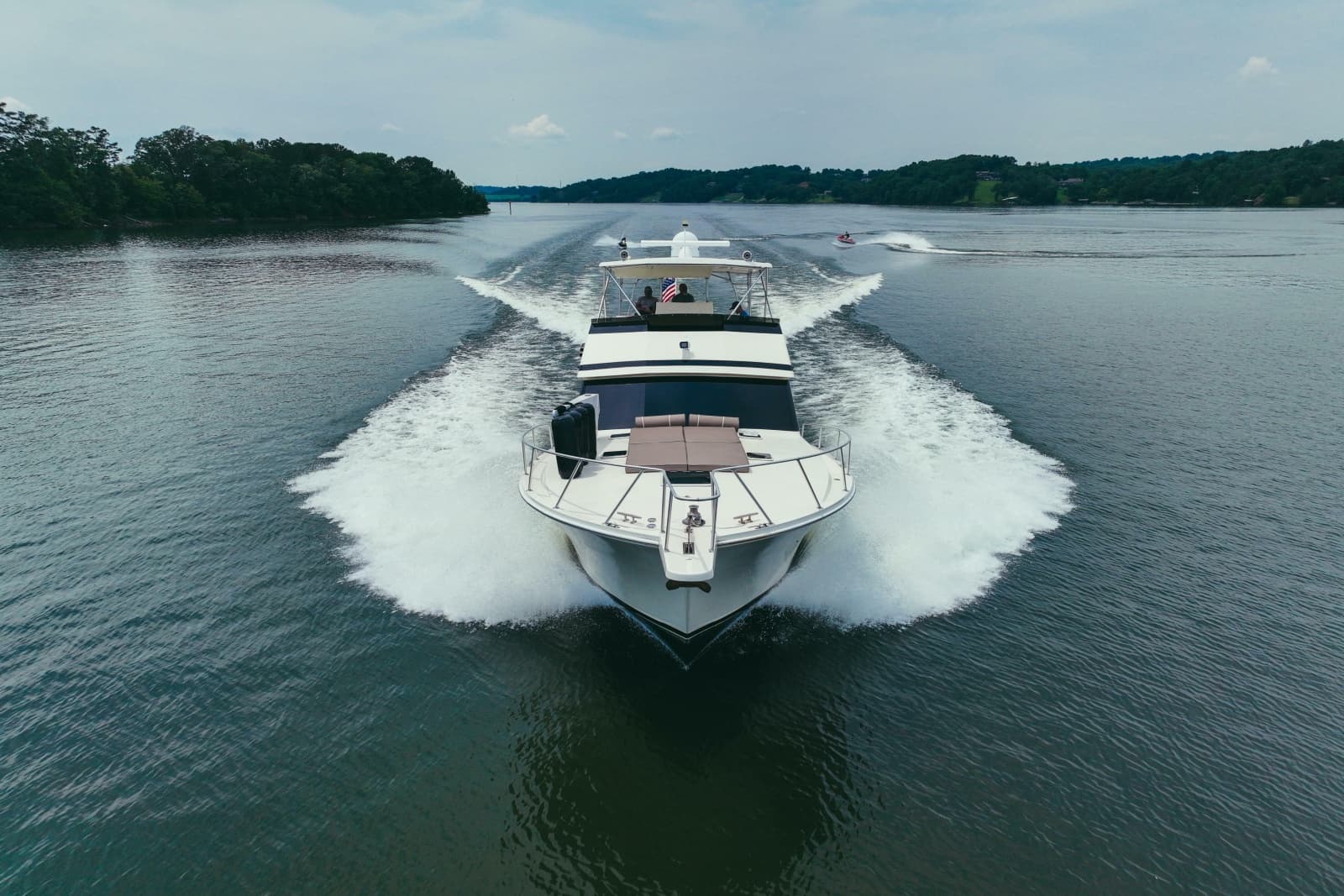 1990 Viking 53 Convertible - Photo 3