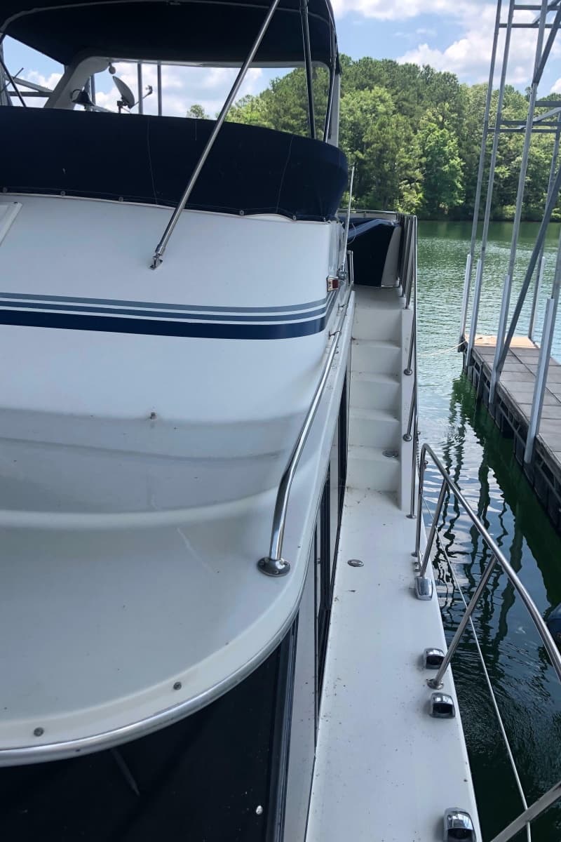1989 Bluewater Yachts 55' Coastal Cruiser - Photo 27
