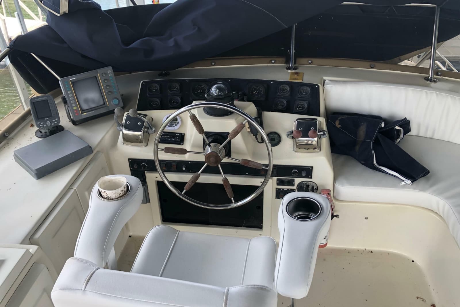 1989 Bluewater Yachts 55' Coastal Cruiser - Photo 31