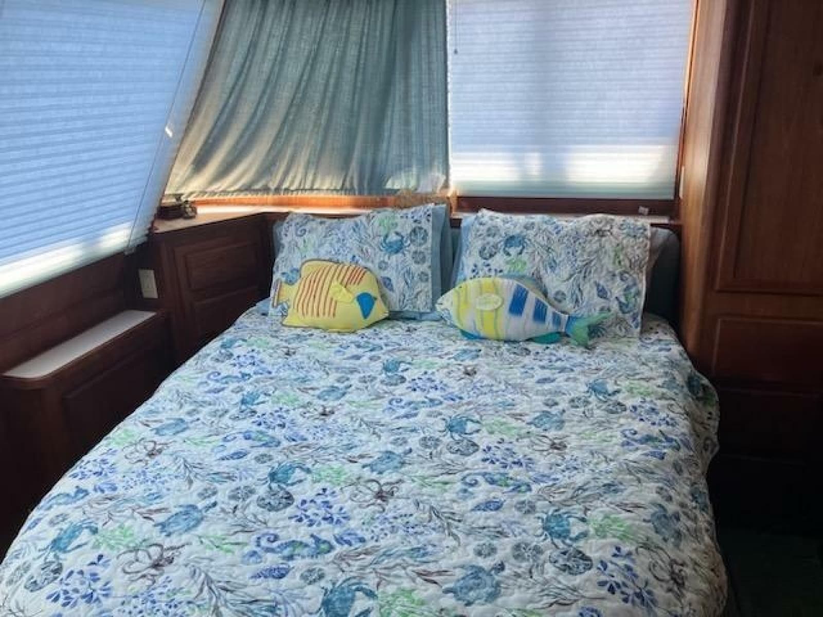 1989 Bluewater Yachts 55' Coastal Cruiser - Photo 11